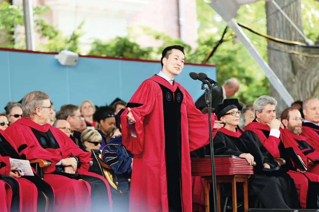 首位在哈佛毕业典礼演讲的中国人